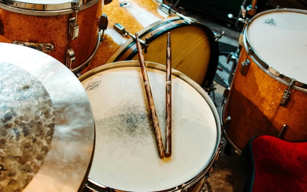 10 najlepszych aplikacji do nauki gry na perkusji