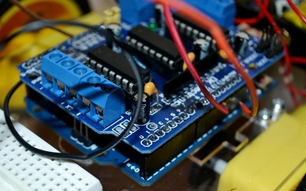 Kursy elektroniki online - TOP 10 szkoleń z certyfikatem