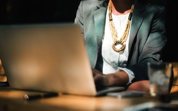 Kursy rozwoju osobistego online - TOP 15 szkoleń z certyfikatem