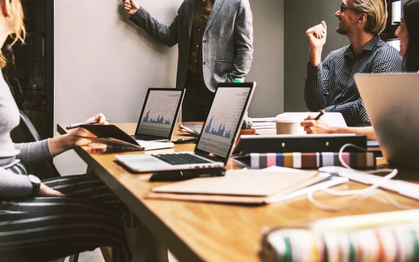 Kursy sprzedażowe online - TOP 15 szkoleń z certyfikatem